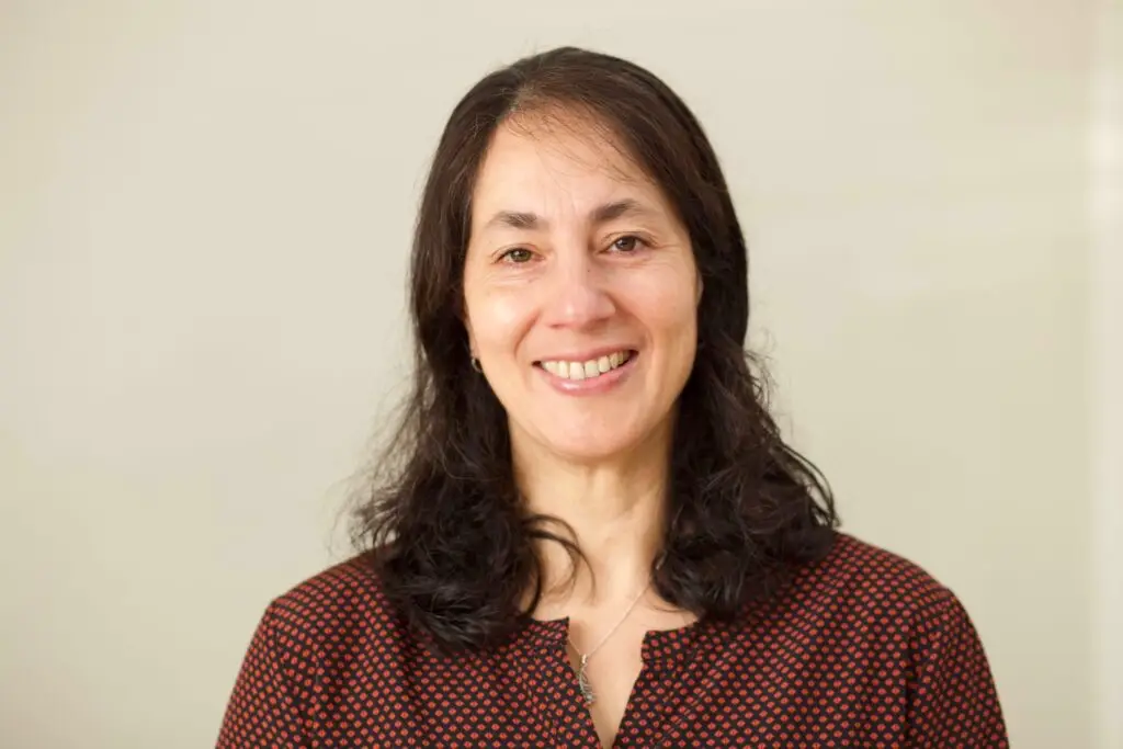 Portrait photo of Wendhy Sierra smiling